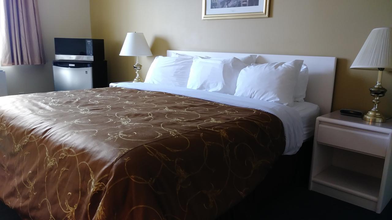 George Mountain View Hotel & Resto Merritt Buitenkant foto