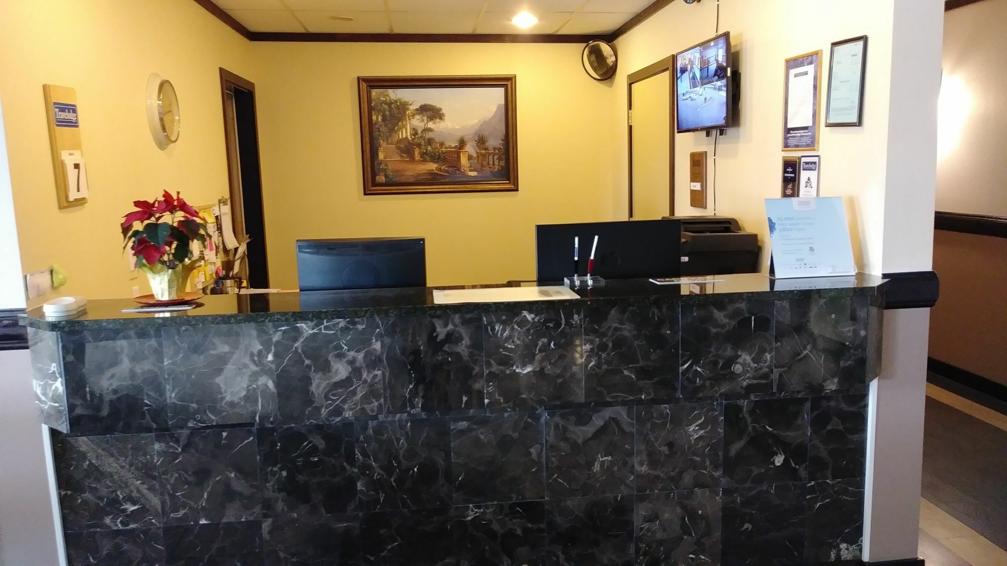 George Mountain View Hotel & Resto Merritt Buitenkant foto